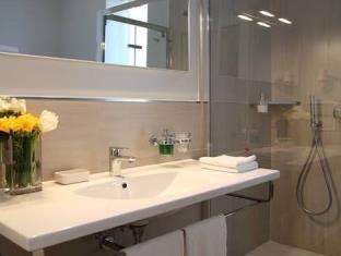 At Townhouse - Filiberto 3*